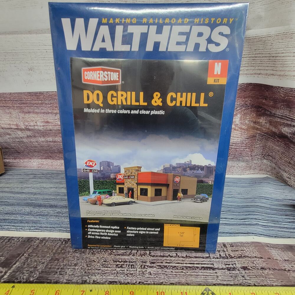 walthers cornerstone DQ grill and chill N kit structure new/sealed